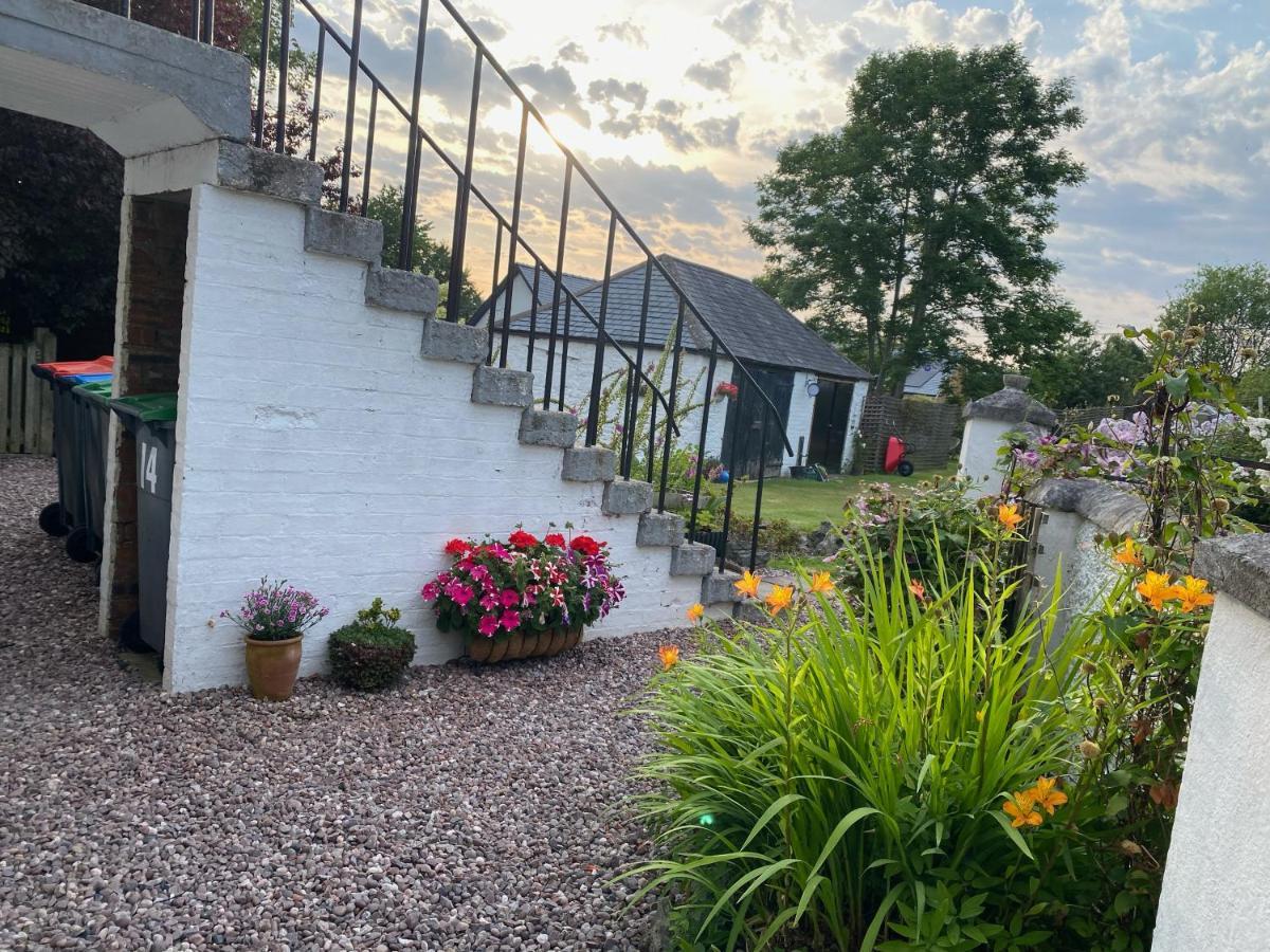 St John'S Flat Spacious Accomodation Dalry  Exterior foto